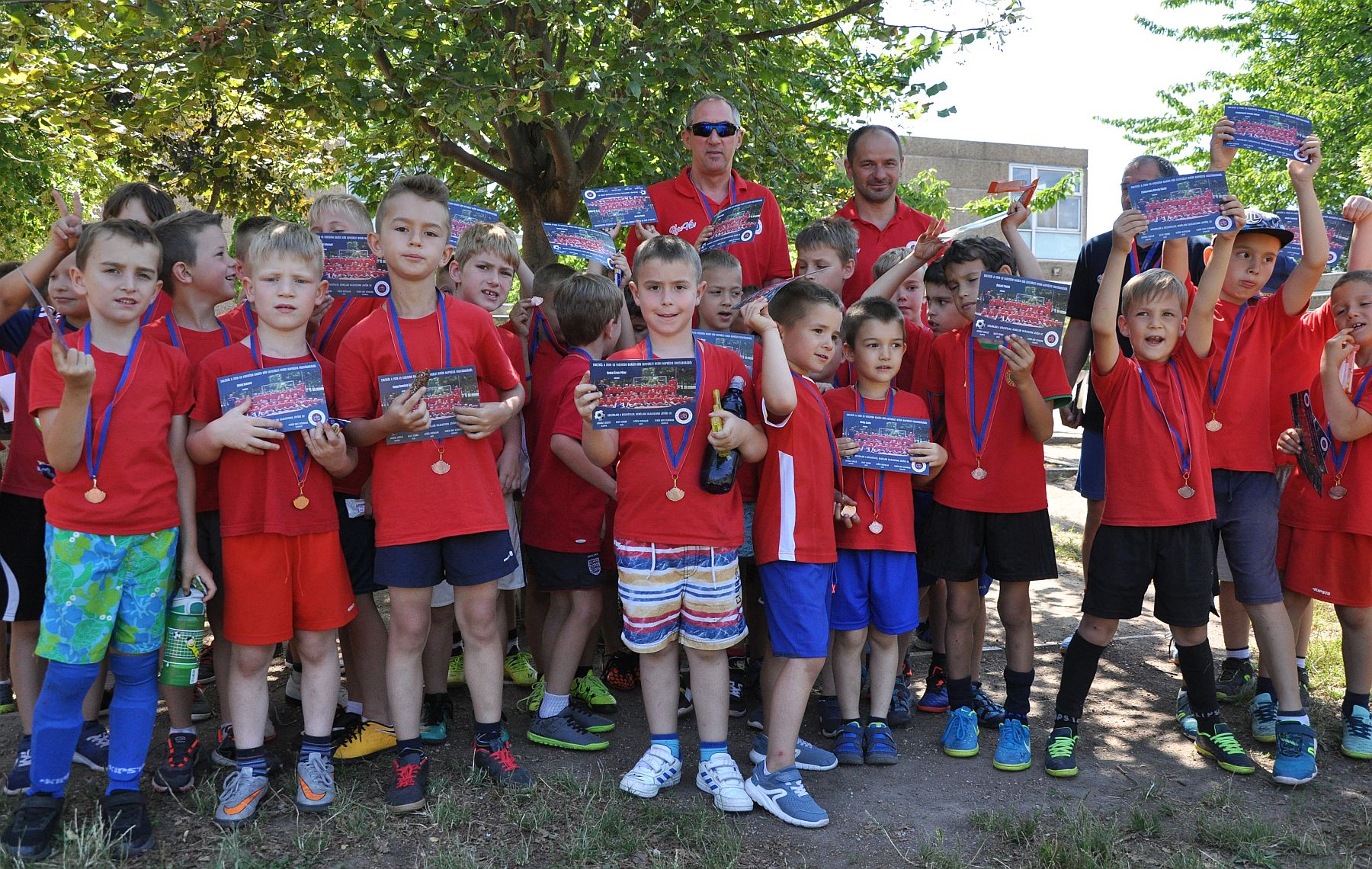 Díjátadással zárult a VBKE focitábora - Szoboszlai Dominikkal is találkoztak a gyerekek